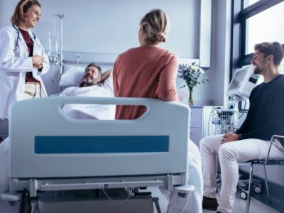 Aufmunterung vor der Operation: Mit den richtigen Worten Mut und Zuversicht schenken