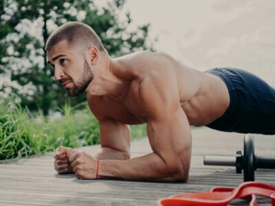 Seitliche Bauchmuskeln trainieren: Die besten Übungen für dich!